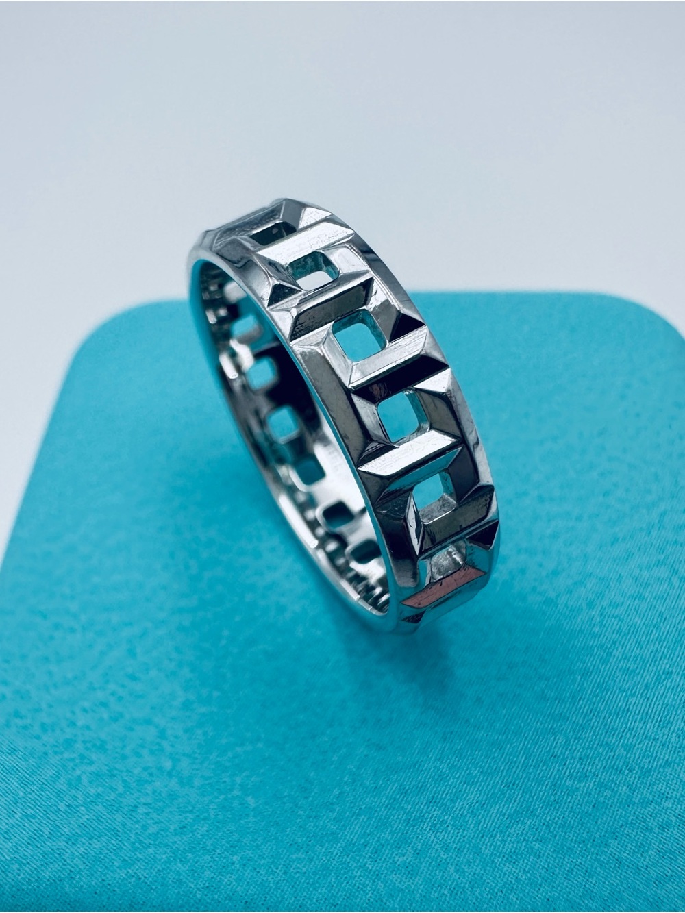 Tiffany & Co. True Wide Ring in 18K White Gold Size 9 with Packaging